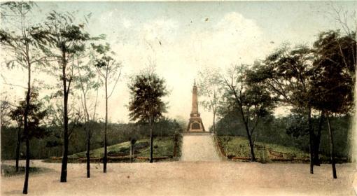 MONUMENT 1902